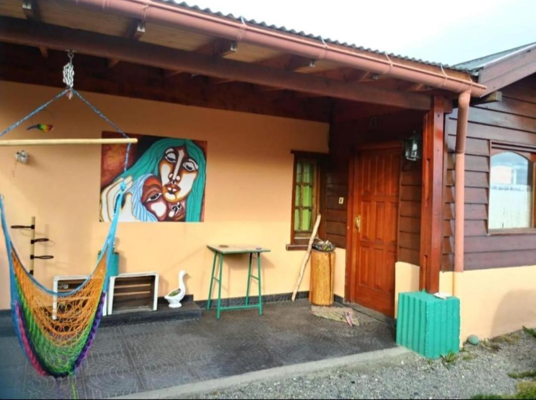 Alem Casa De Familia Hotel Ushuaia Exterior photo